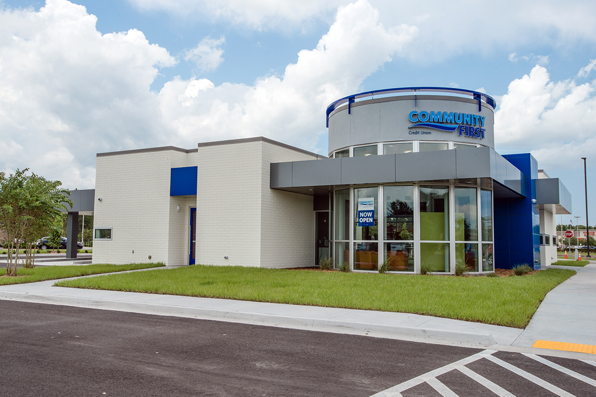 Oakleaf branch exterior